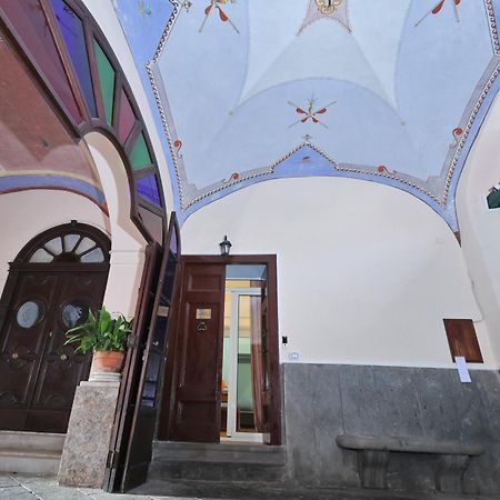 Bed and Breakfast La Casa Dell'Archeologo Эрколано Экстерьер фото